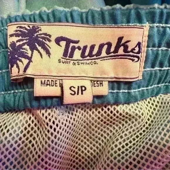 Men’s Small Trunks - Picture 3 of 3